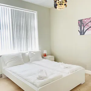 Lejlighed Aday - 2 Bedroom With Modern Kitchen And Free Parking, Aalborg